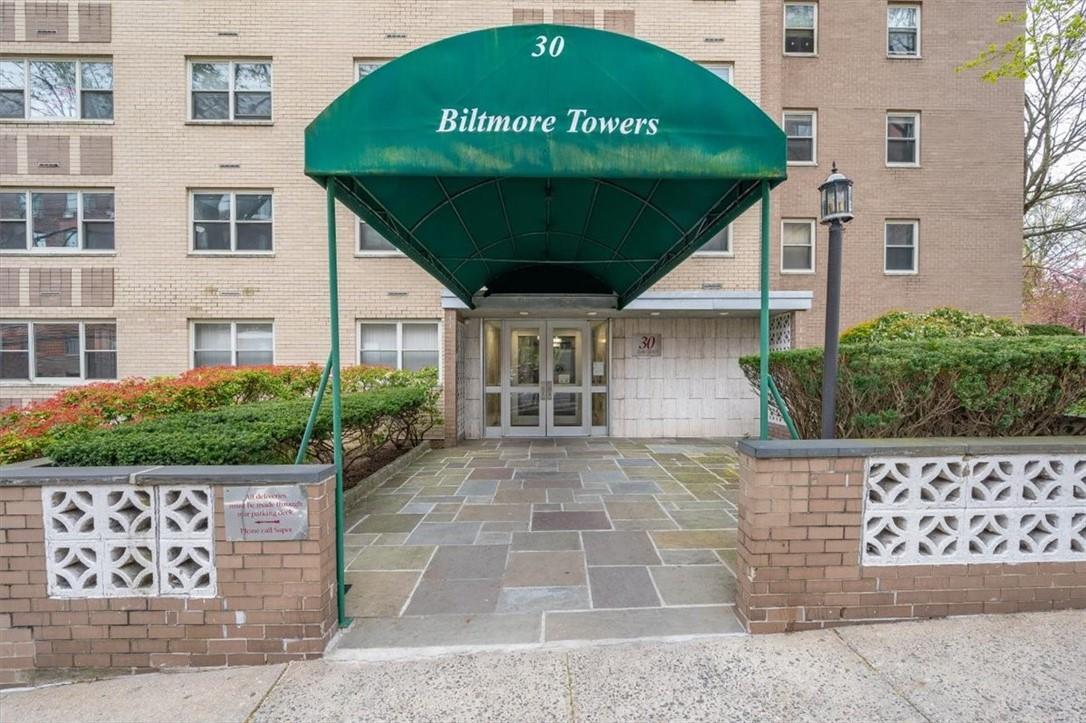 Property Photo: 30 Lake Street 11B NY 10603