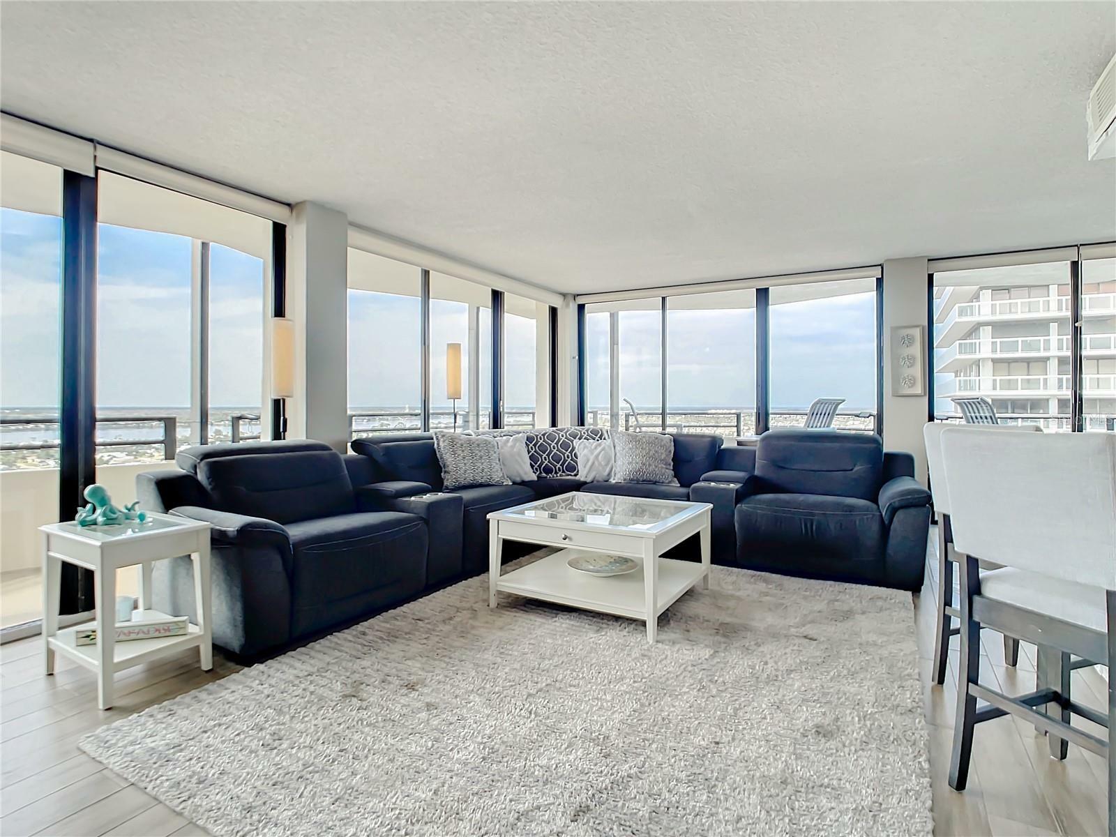 Property Photo: 2900 N Atlantic Avenue 1905 FL 32118