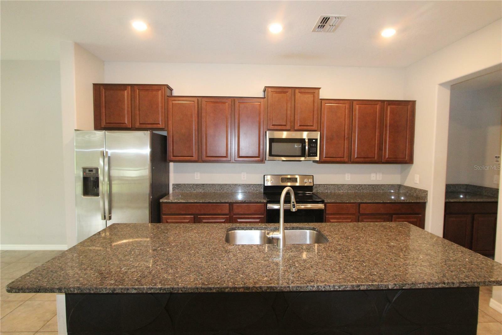 Property Photo:  8068 Rolling Shell Trail  FL 33545 