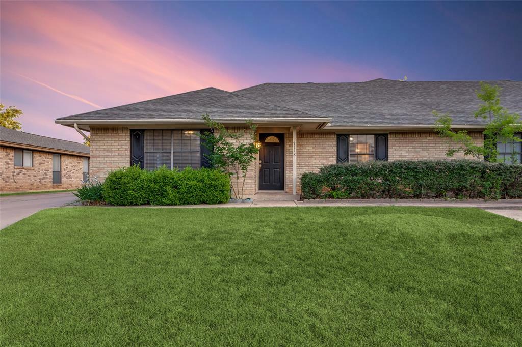 Property Photo: 7118 Fuller Circle TX 76133