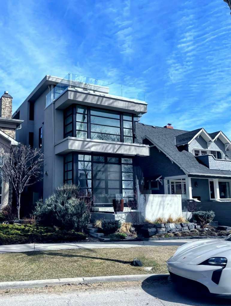Property Photo:  530 Crescent Road NW  AB T2M 4A5 