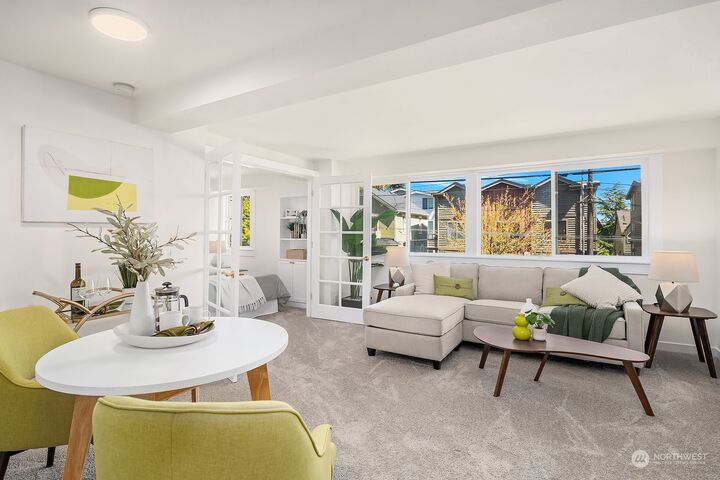 Property Photo: 1525 Taylor Avenue N 203 WA 98109