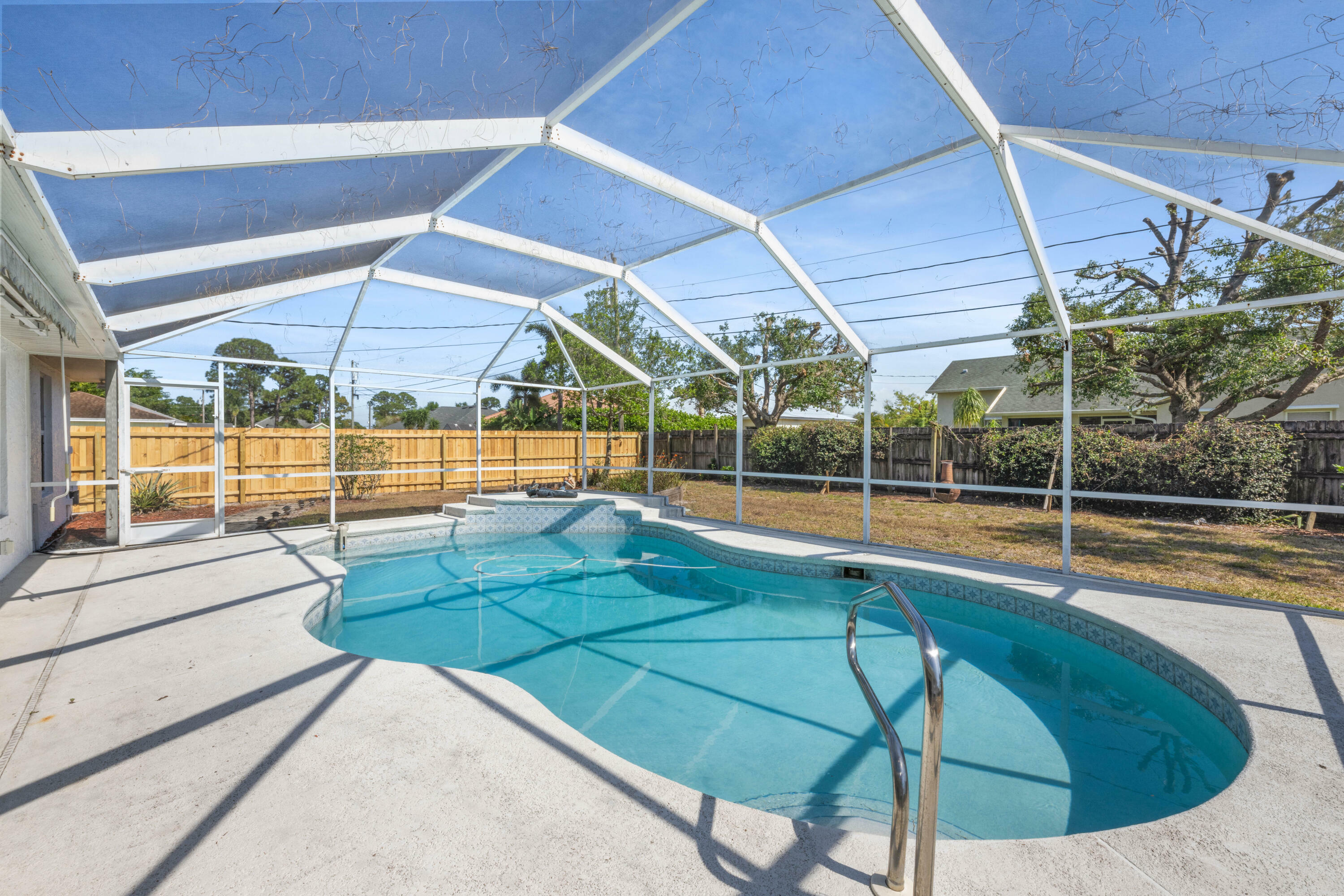 Property Photo:  1622 SW Alvaton Avenue  FL 34953 