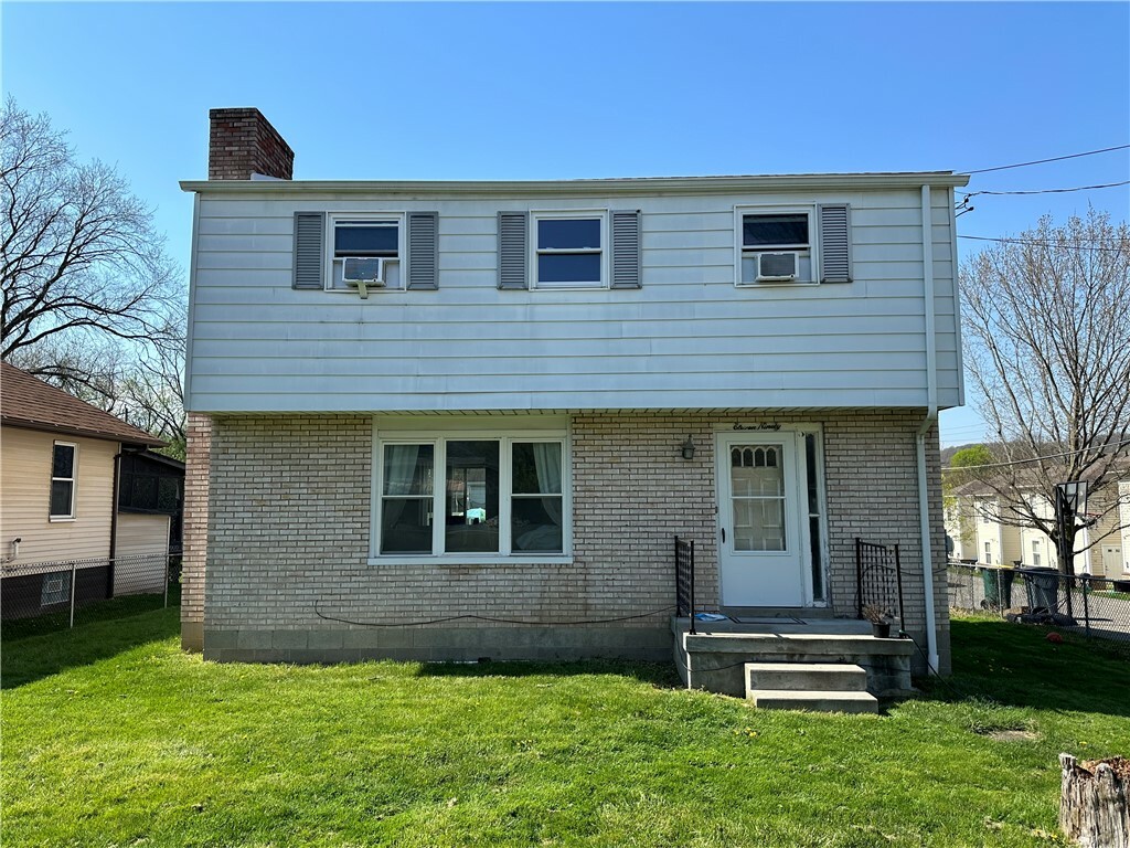 Property Photo:  1190 Lewis Ave  PA 15108 