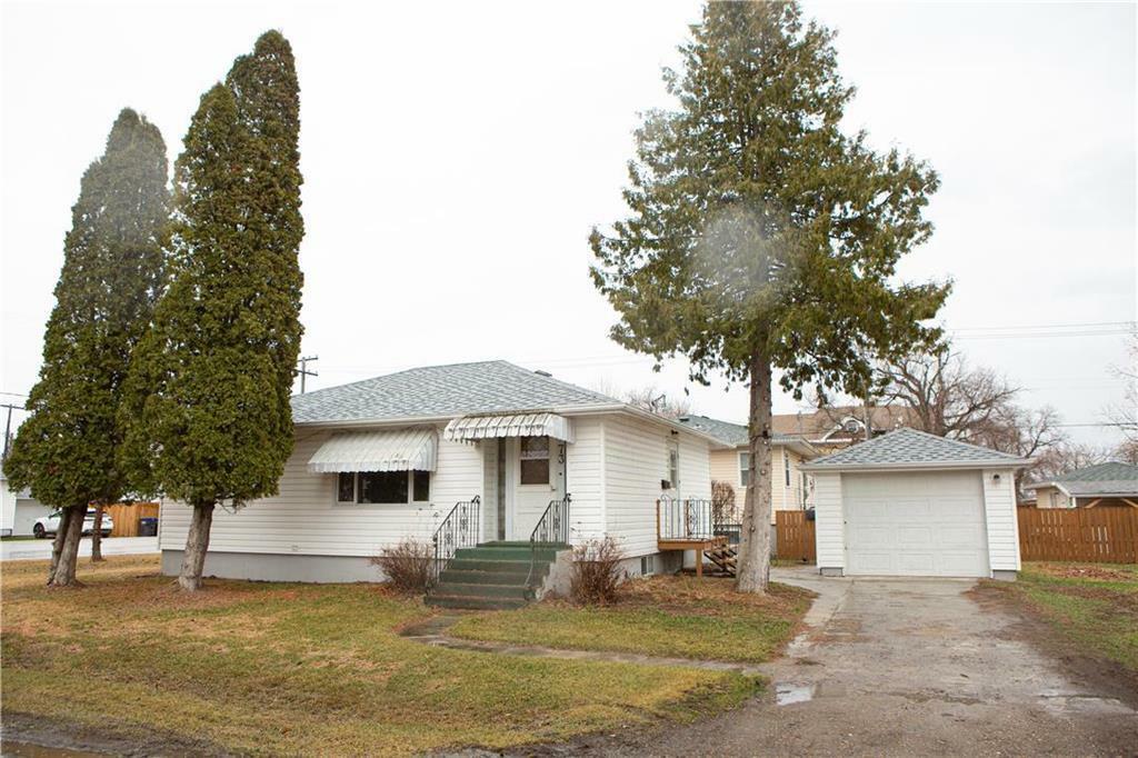 Property Photo:  73 Sowden Street South  MB R0K 2C0 