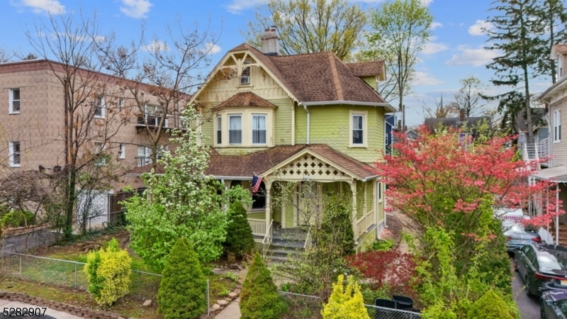 Property Photo:  122 Milligan Pl  NJ 07079 