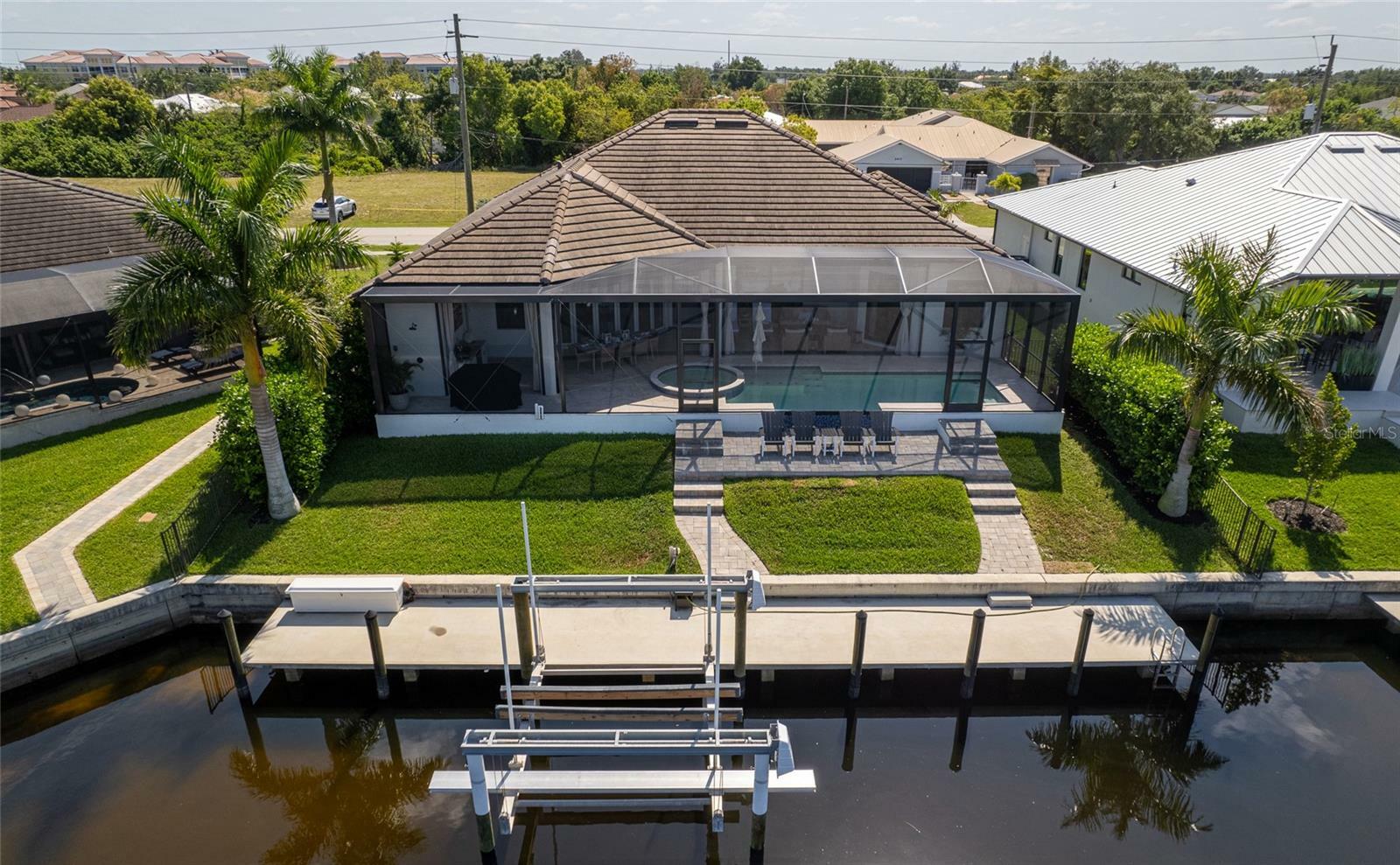 Property Photo:  2412 Magdalina Drive  FL 33950 