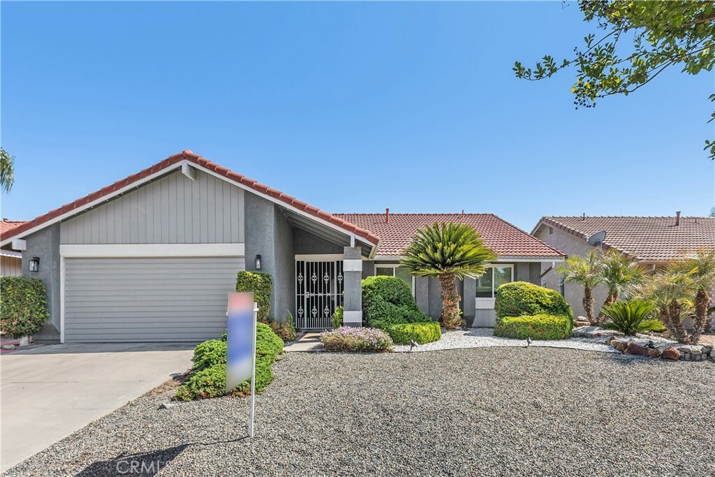 Property Photo:  1855 Flame Tree Way  CA 92545 