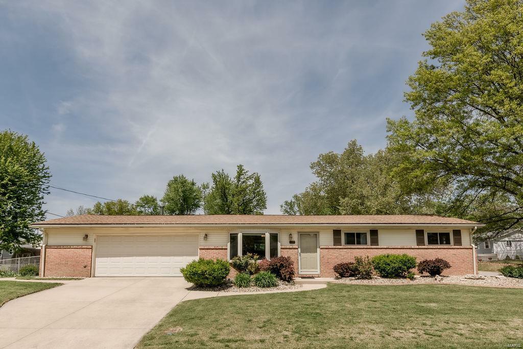 Property Photo:  104 Mercury Drive  IL 62035 