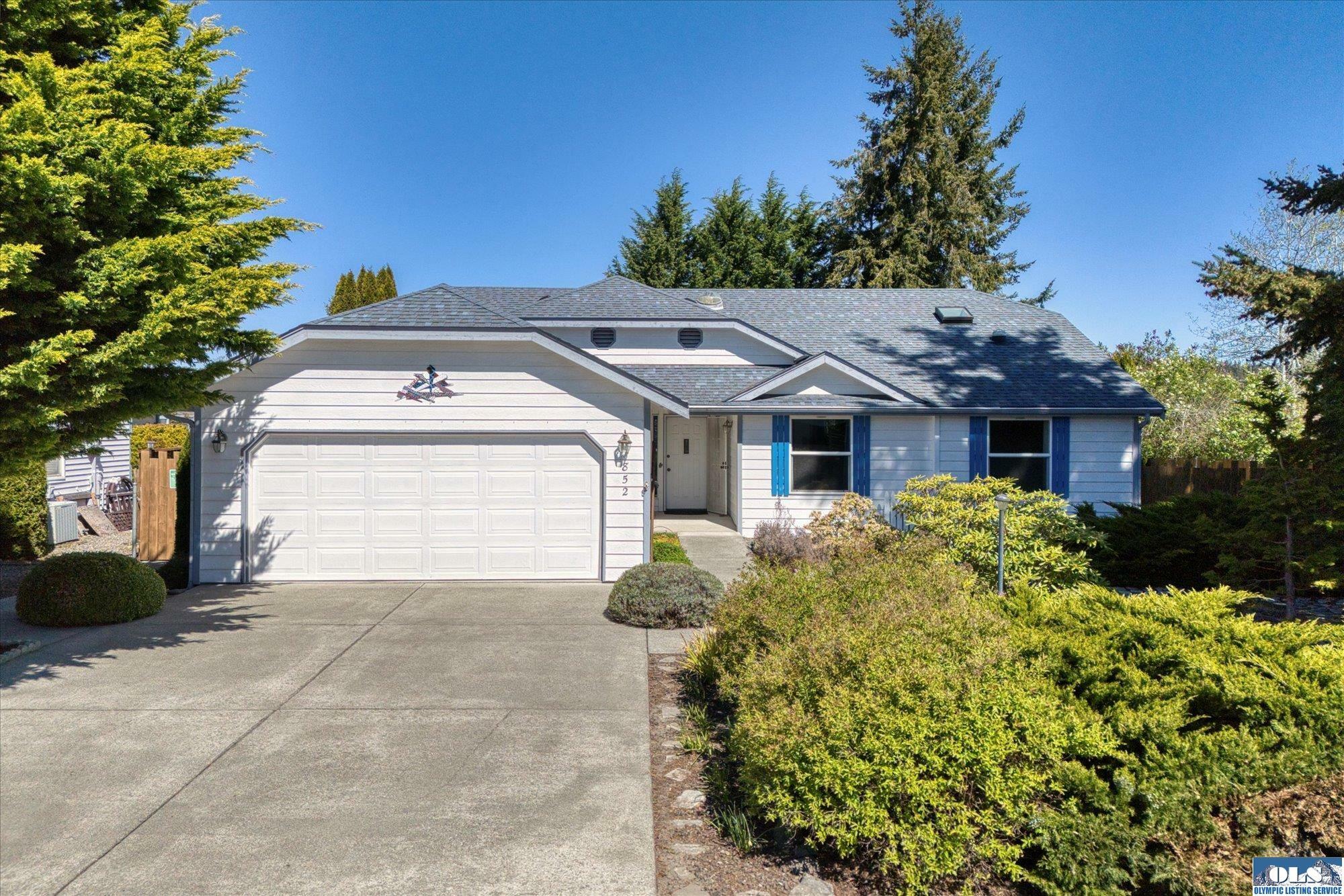 Property Photo:  852 E Cedar Street  WA 98382 