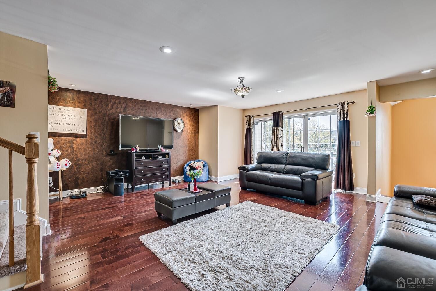 Property Photo:  1115 Stony Brook Way  NJ 08902 