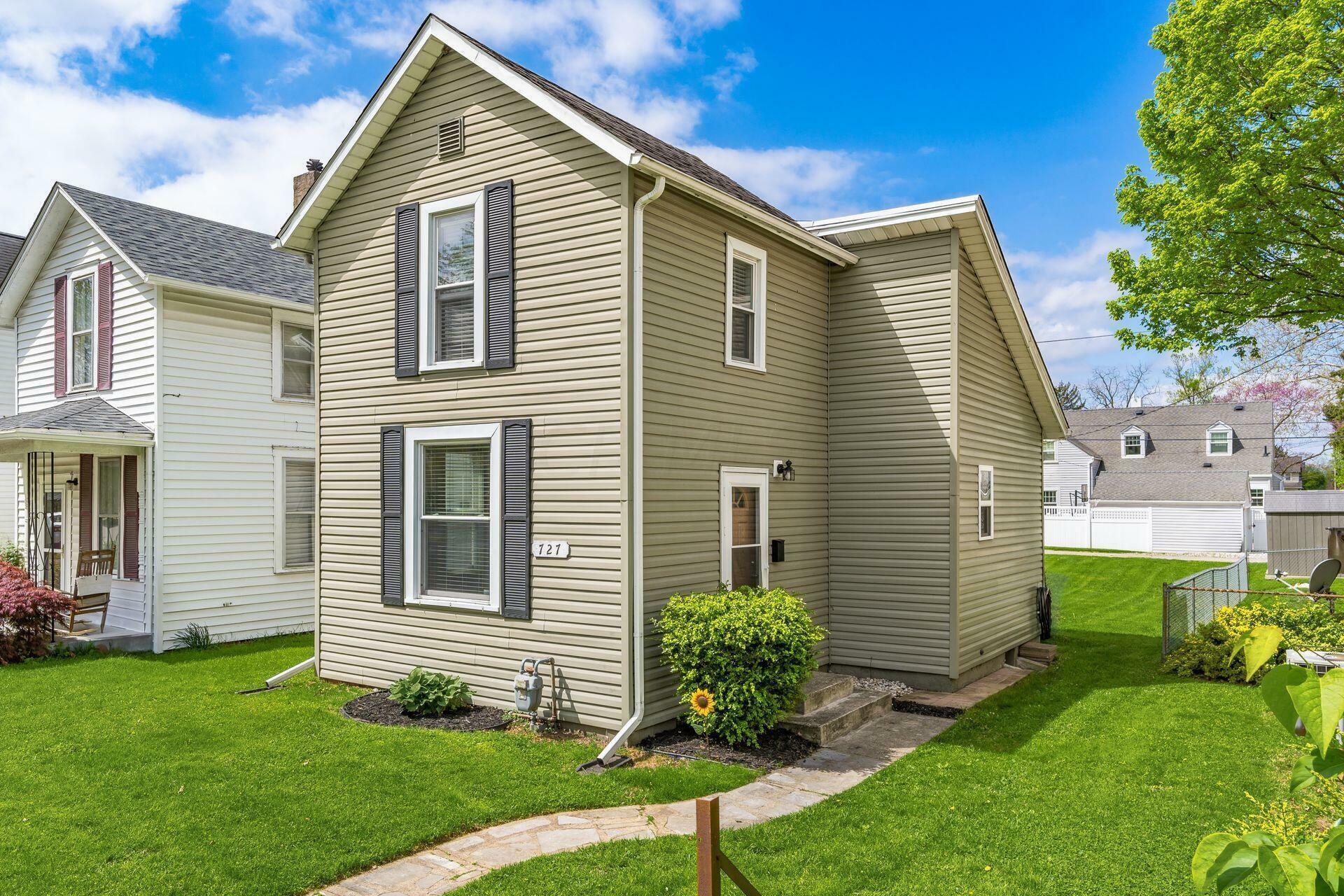 Property Photo: 727 N Maple Street OH 43130
