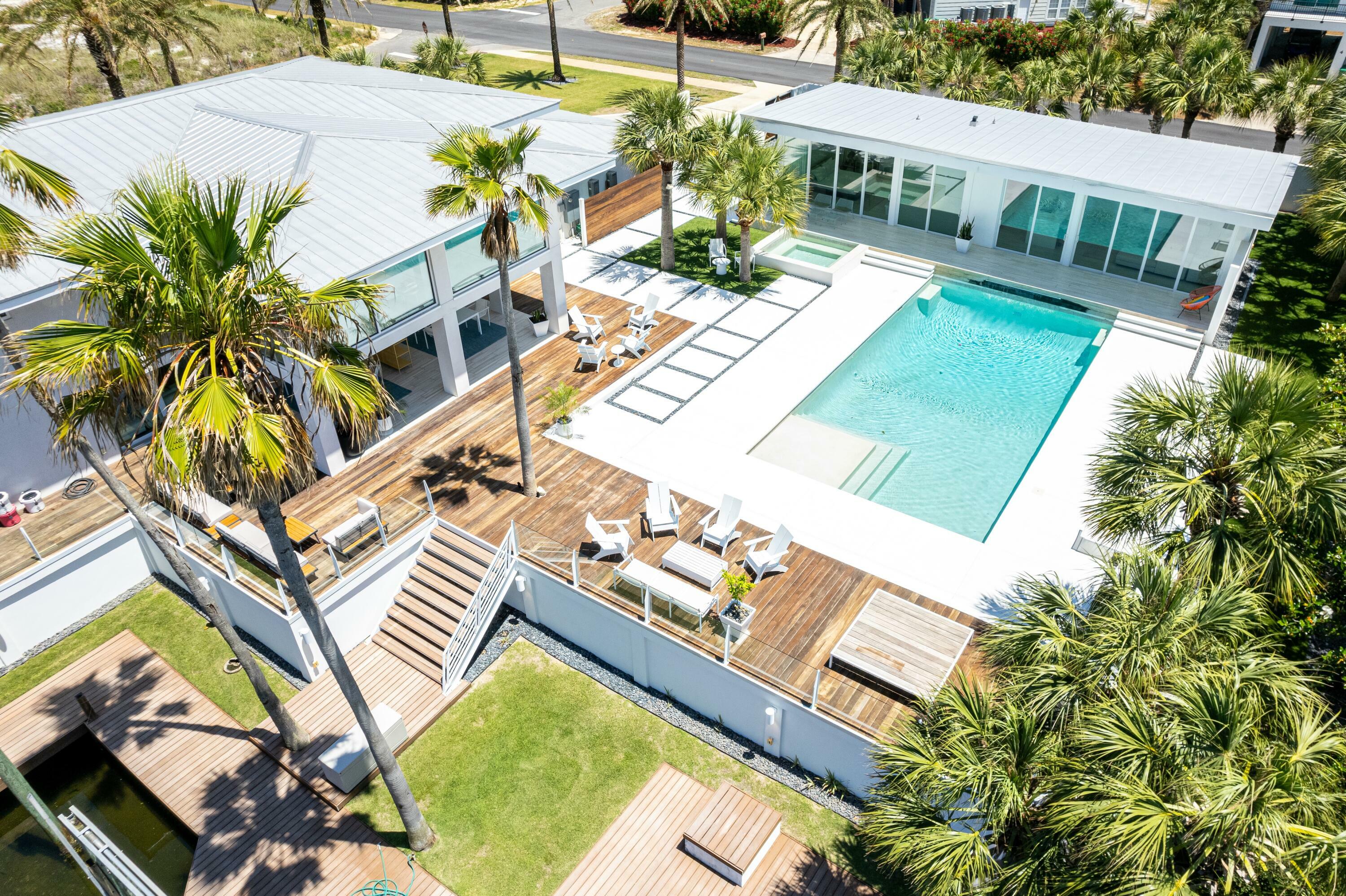 Property Photo: 620 Magnolia Drive FL 32541