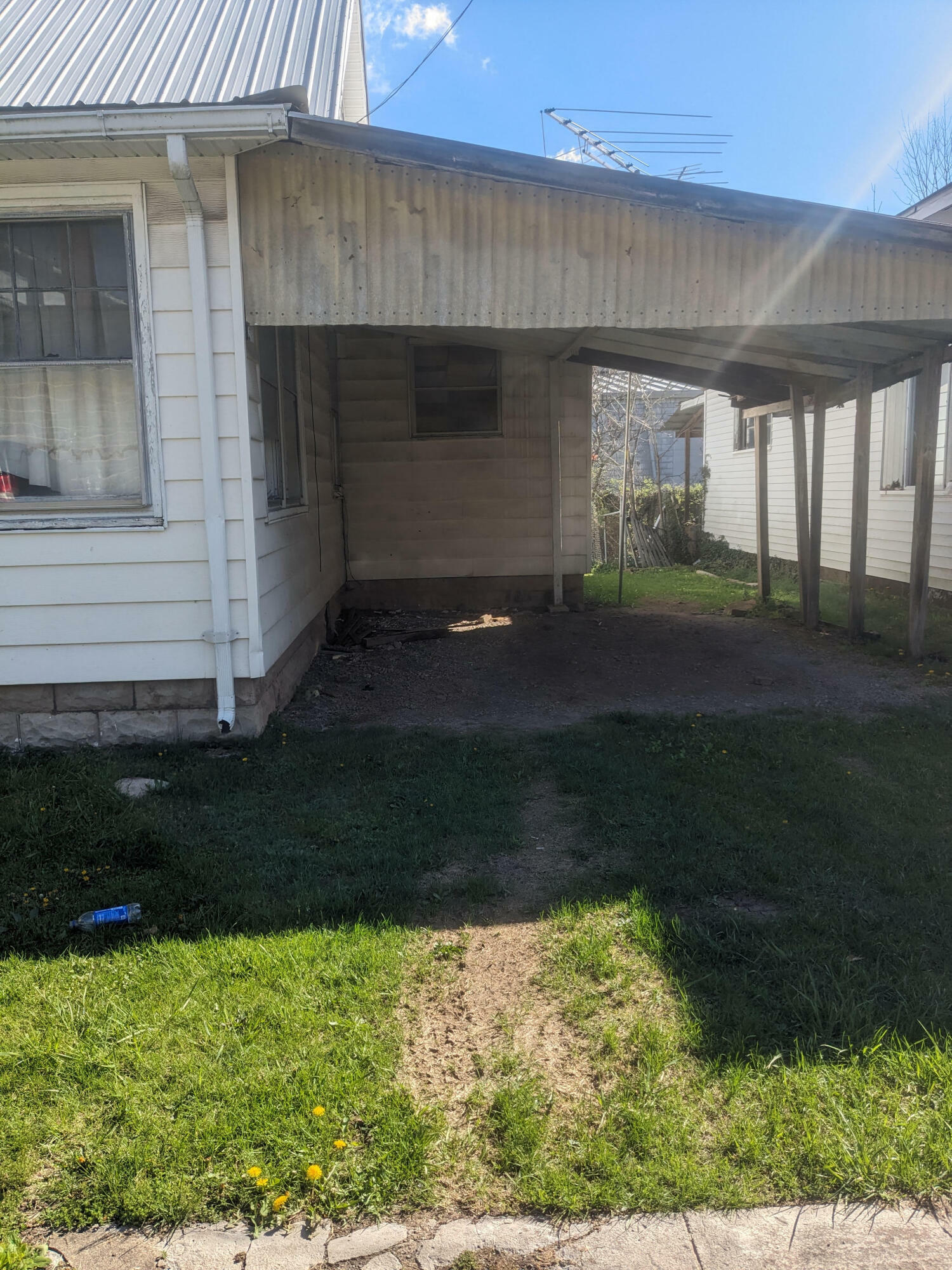 Property Photo:  325 3rd St  WV 25962 