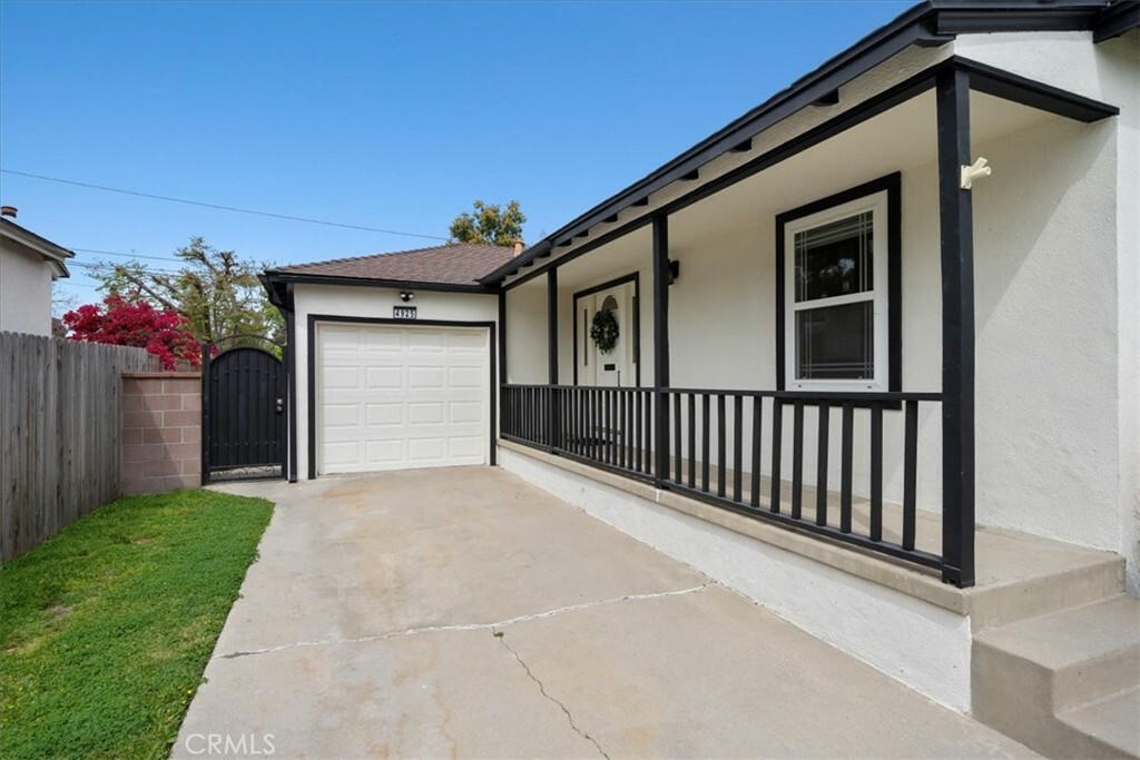 Property Photo:  4925 Hersholt Ave  CA 90712 