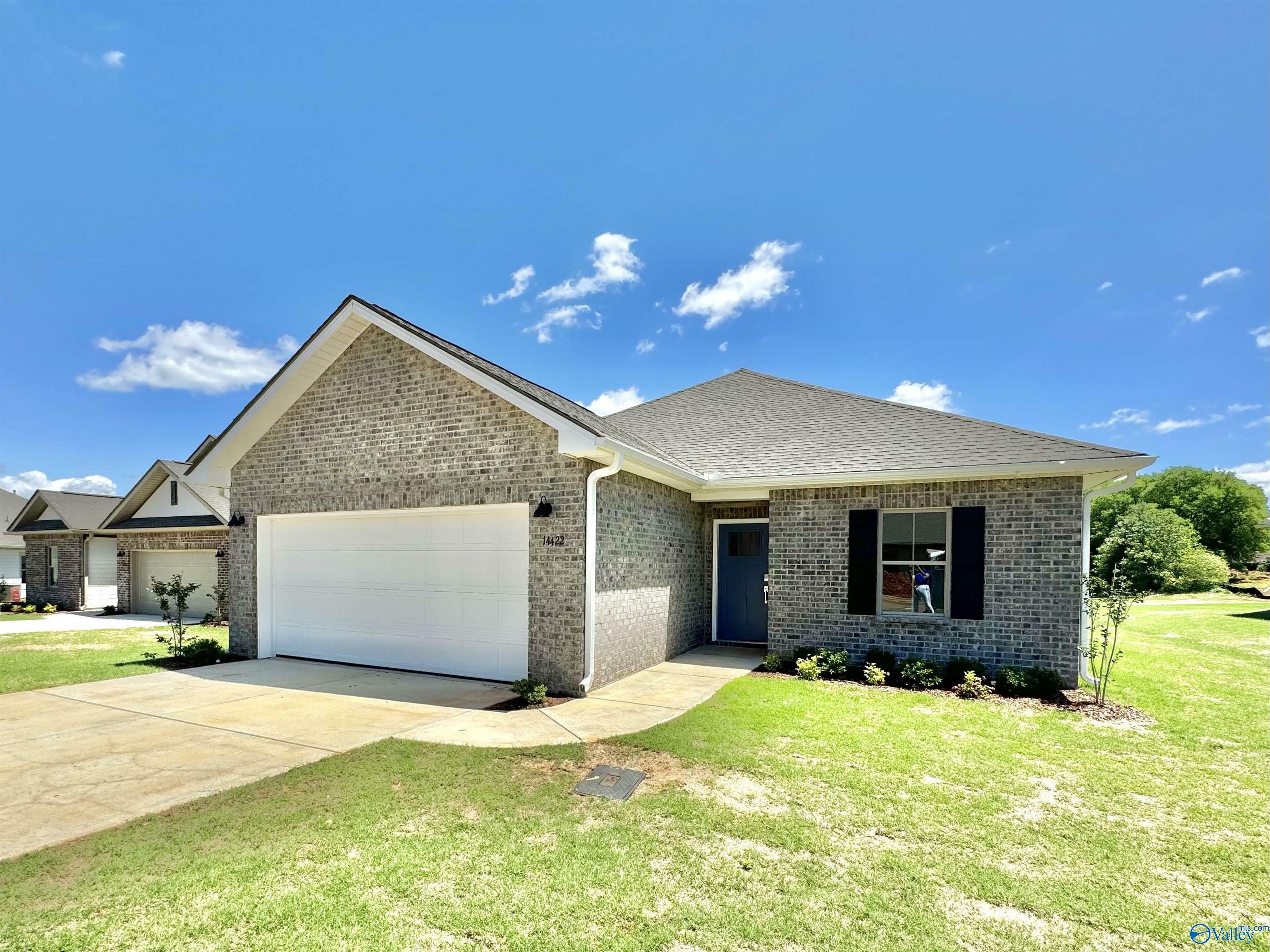 Property Photo: 11183 Wayland Ridge Drive AL 35756