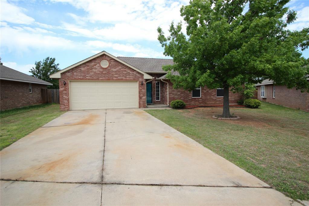 Property Photo:  4401 Apple Blossom Circle  OK 73160 