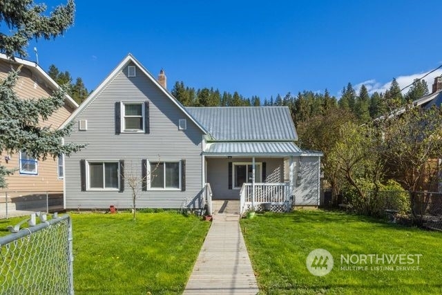 Property Photo:  205 E 3rd Street  WA 98922 