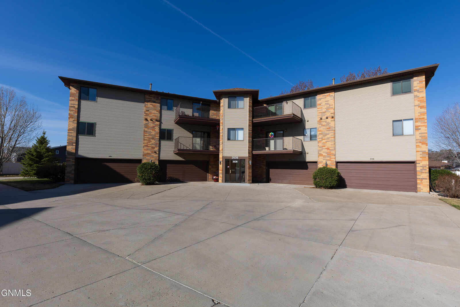 Property Photo: 2636 Gateway Avenue 204 ND 58503