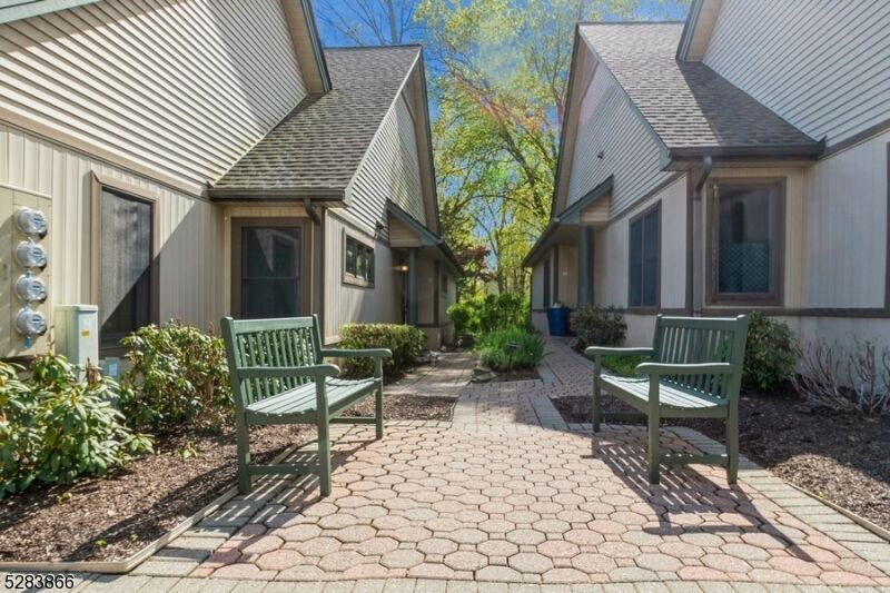 Property Photo:  24 Park Edge  NJ 07922 