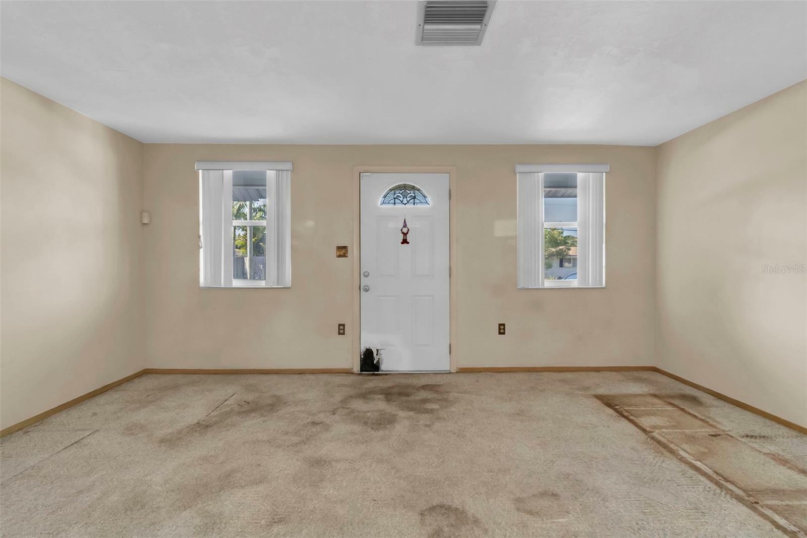 Property Photo:  8105 Jasmine Boulevard  FL 34668 