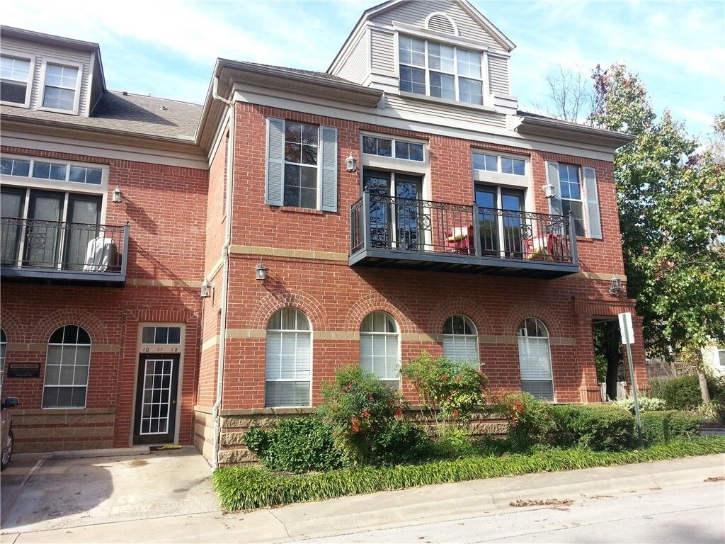 Property Photo:  340 N Campbell Avenue 10  AR 72701 