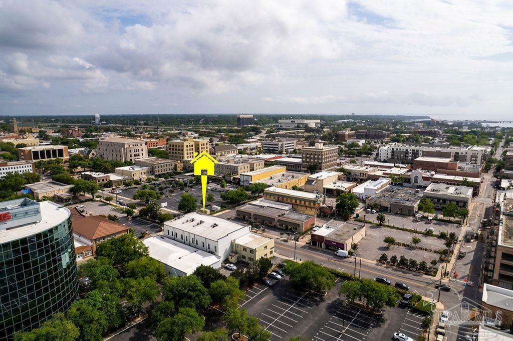 Property Photo:  103 S Baylen St  FL 32502 