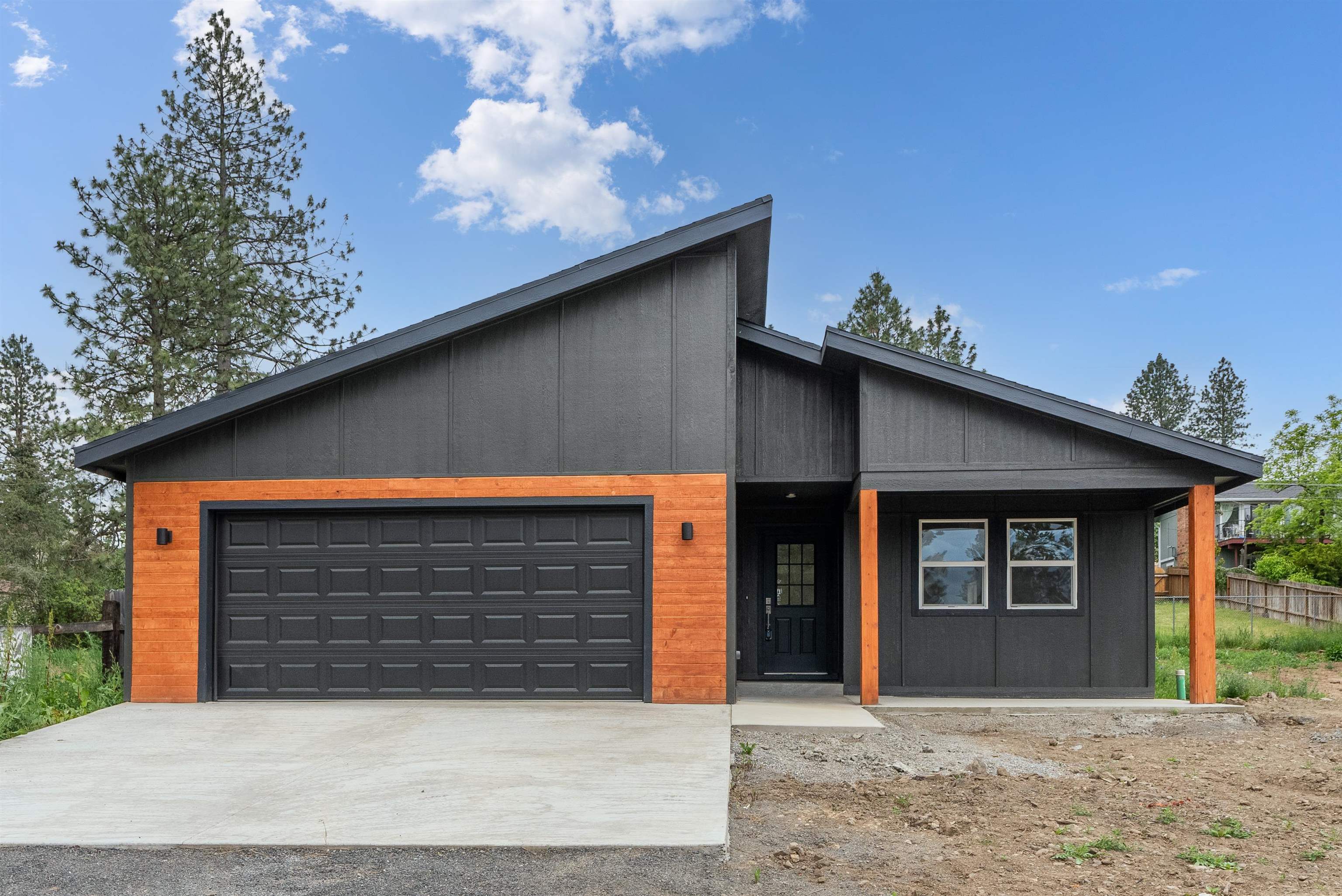 Property Photo:  2931 W 18th Ave  WA 99224 