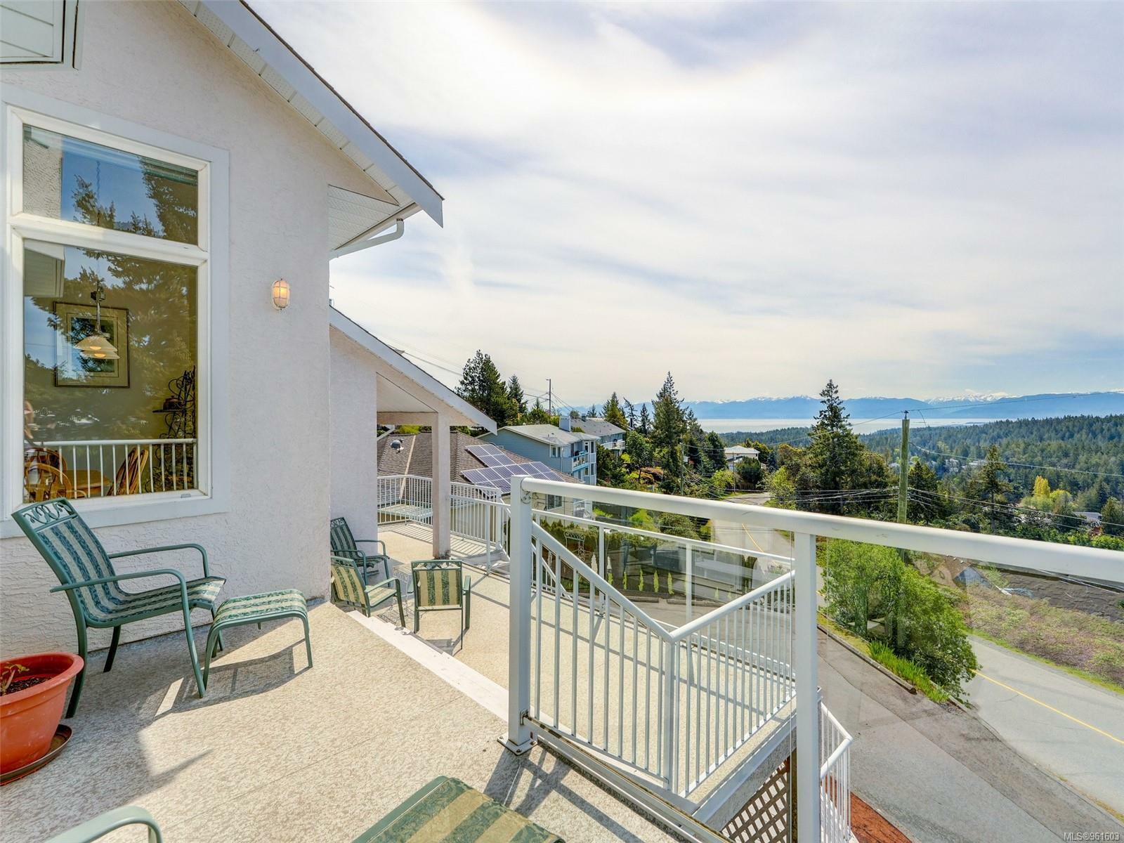 Property Photo:  3509 Sunheights Dr  BC V9C 3T7 