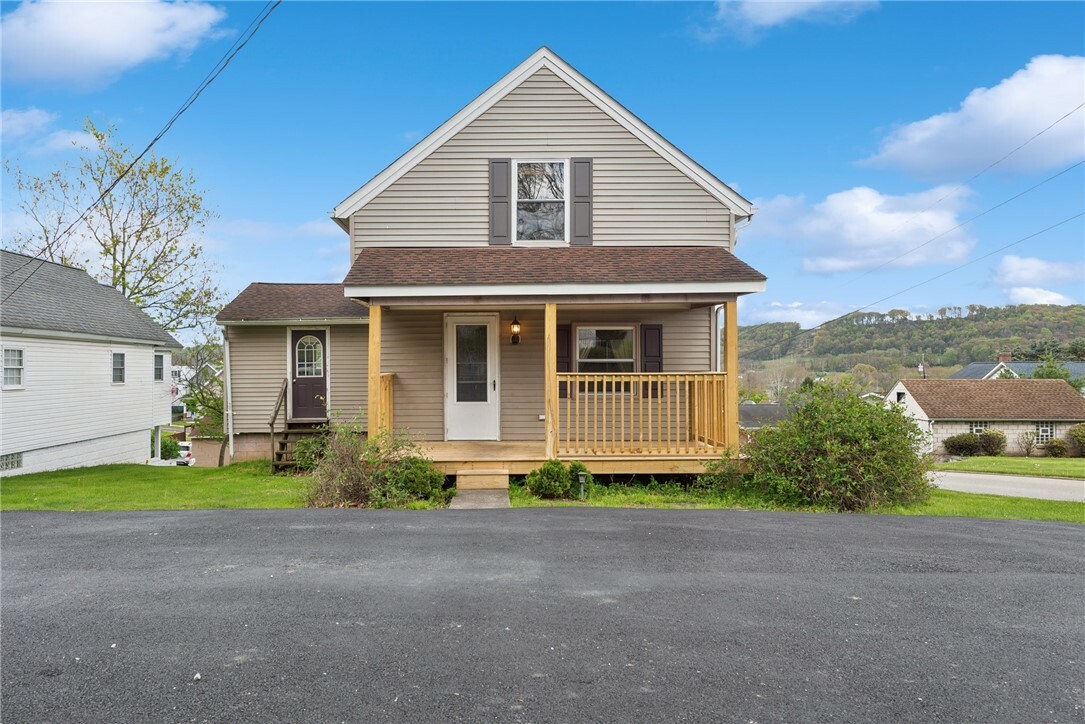 Property Photo:  236 S 7th St  PA 15697 