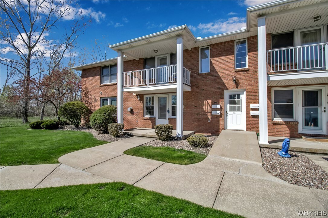 Property Photo: 16 Appletree Court 4 NY 14227