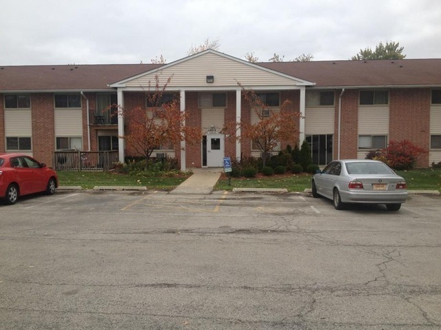 Property Photo:  685 E Fullerton Avenue 2-103  IL 60139 