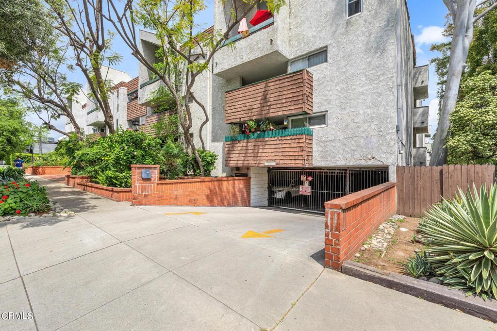 Property Photo: 360 S Euclid Avenue 317 CA 91101