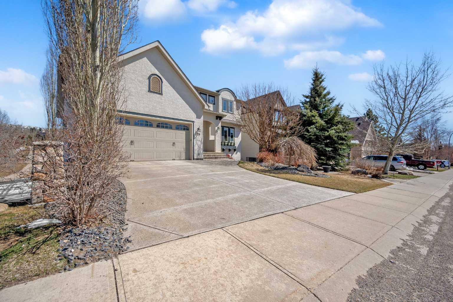 Property Photo:  28 Tusslewood Drive NW  AB T3G 5G8 