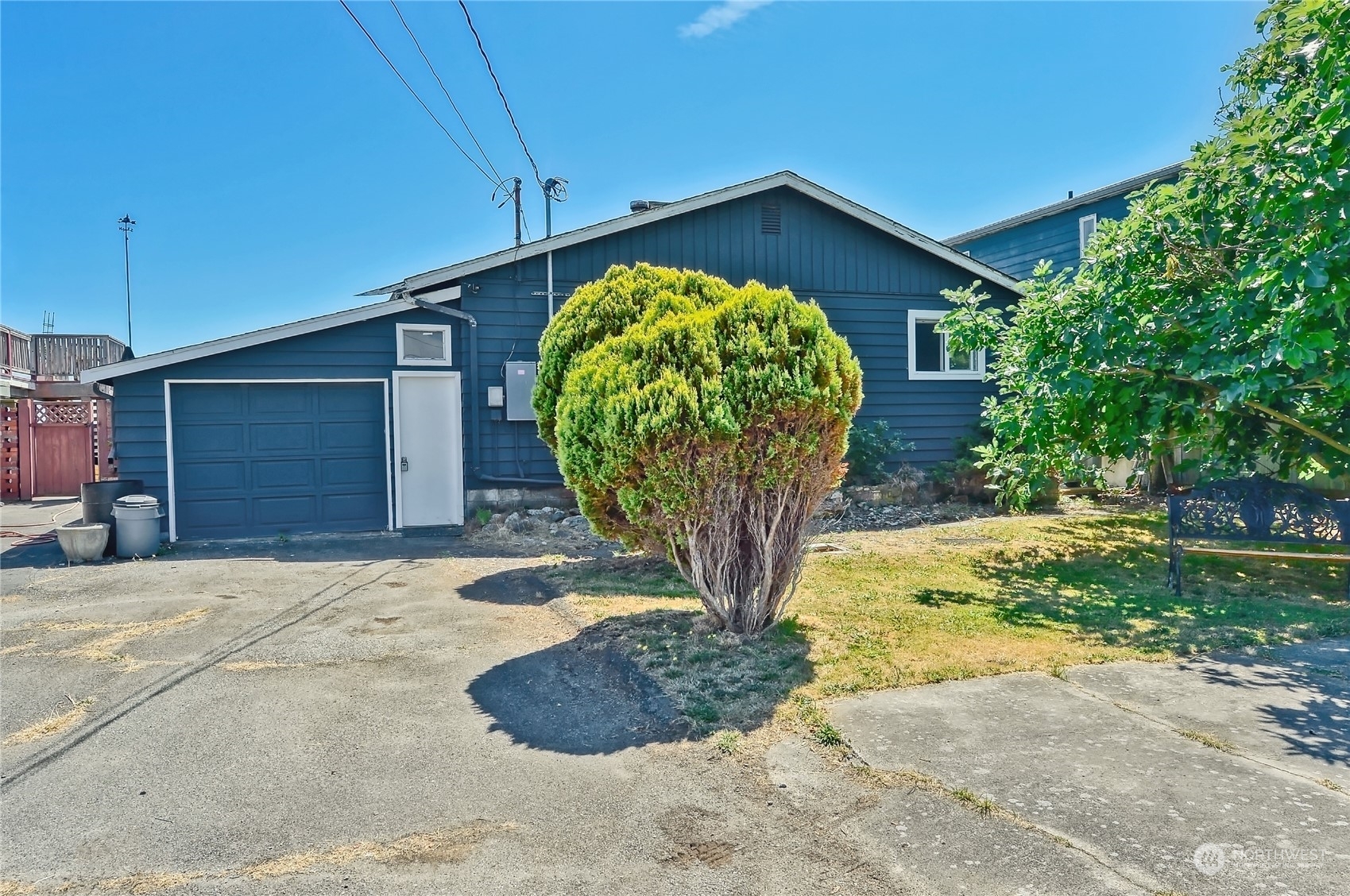 Property Photo:  1467 Edwards Drive  WA 98281 