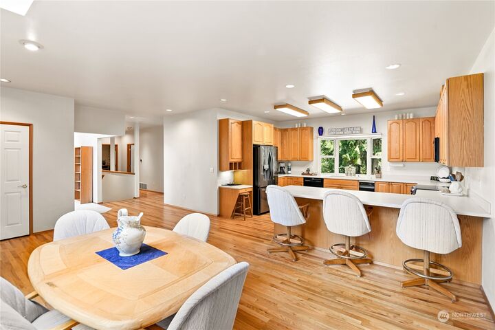 Property Photo: 27826 150th Avenue E WA 98338