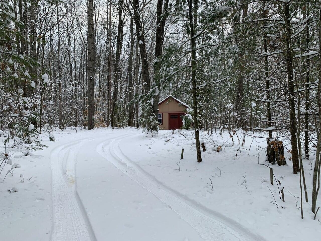 Property Photo:  275 E Skyline Drive  MI 48653 