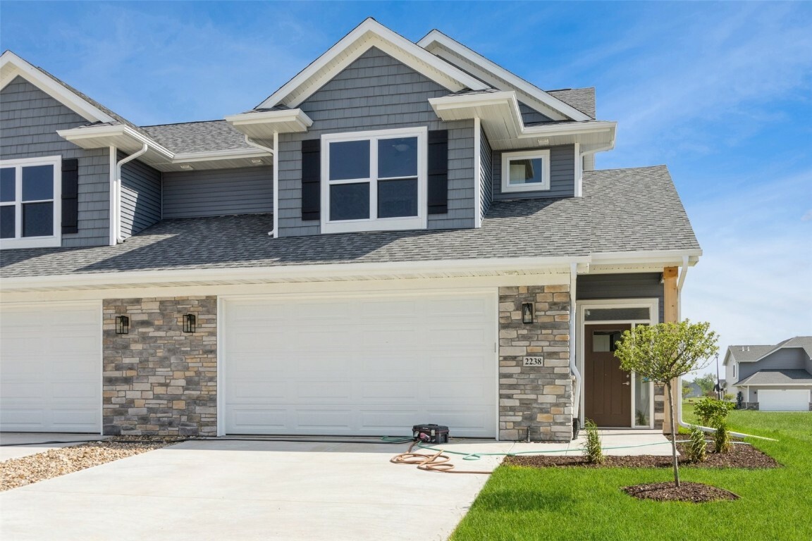Property Photo: 2238 Eversull Lane IA 52317