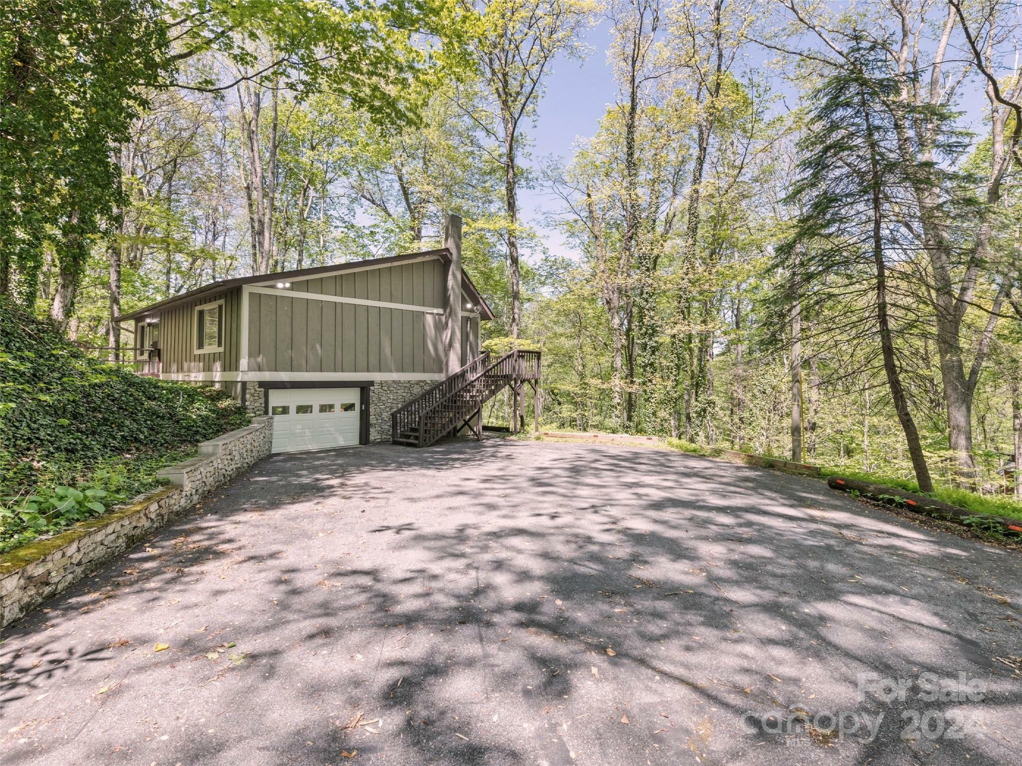 Property Photo:  662 Locust Drive  NC 28751 