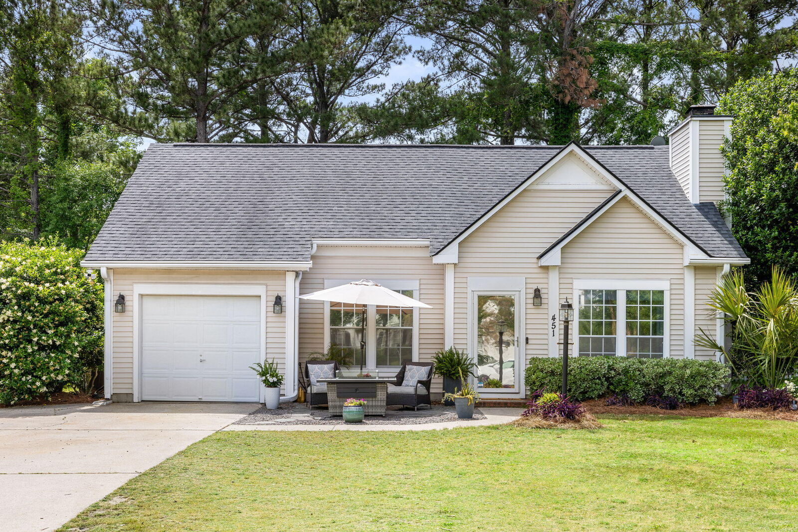 Property Photo: 451 S Piazza Court SC 29464