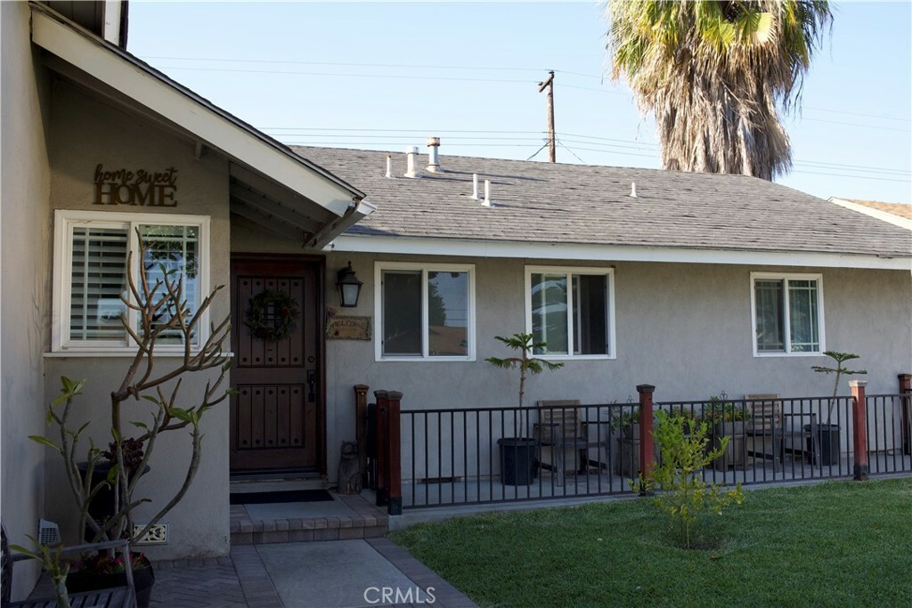 Property Photo:  1347 W Gage Avenue  CA 92833 