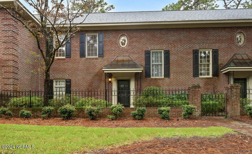 Property Photo:  1914 Colleton Court  NC 28403 