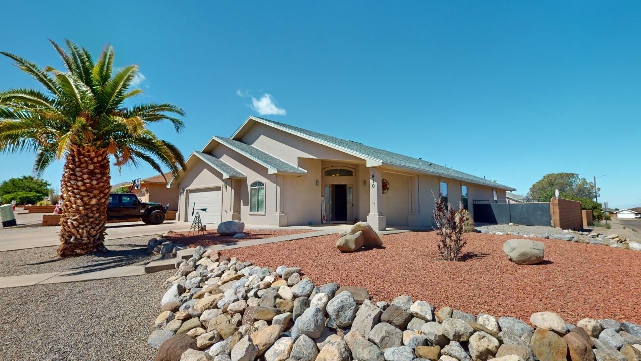 Property Photo: 910 San Carlos St NM 88310