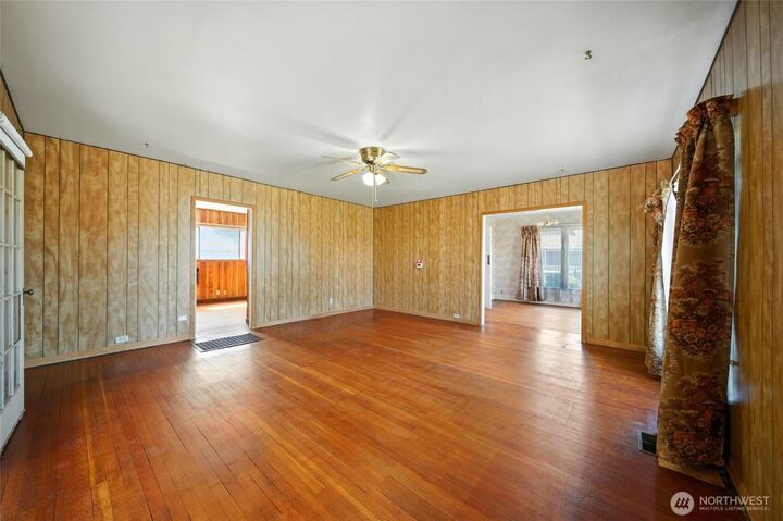 Property Photo:  644 S Main Street  OR 97862 