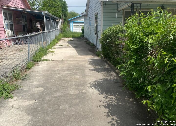 Property Photo:  1326 NW 23rd St  TX 78207 