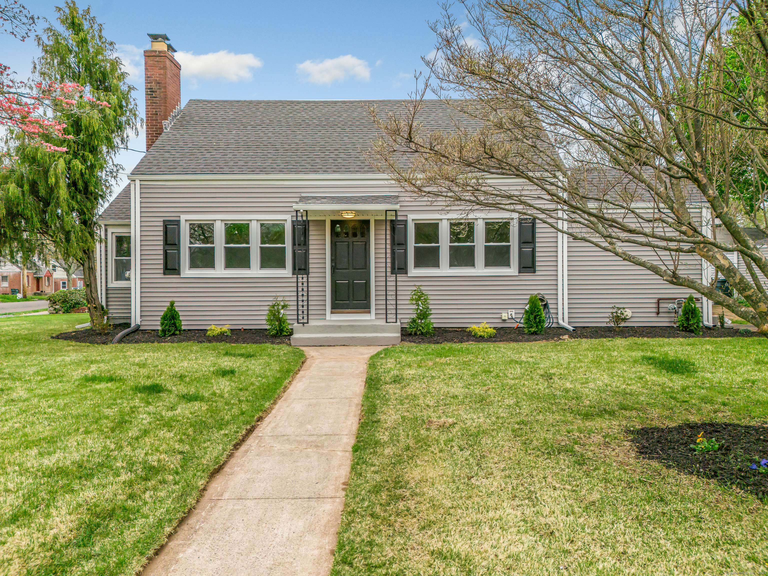 Property Photo: 429 Woodin Street CT 06514