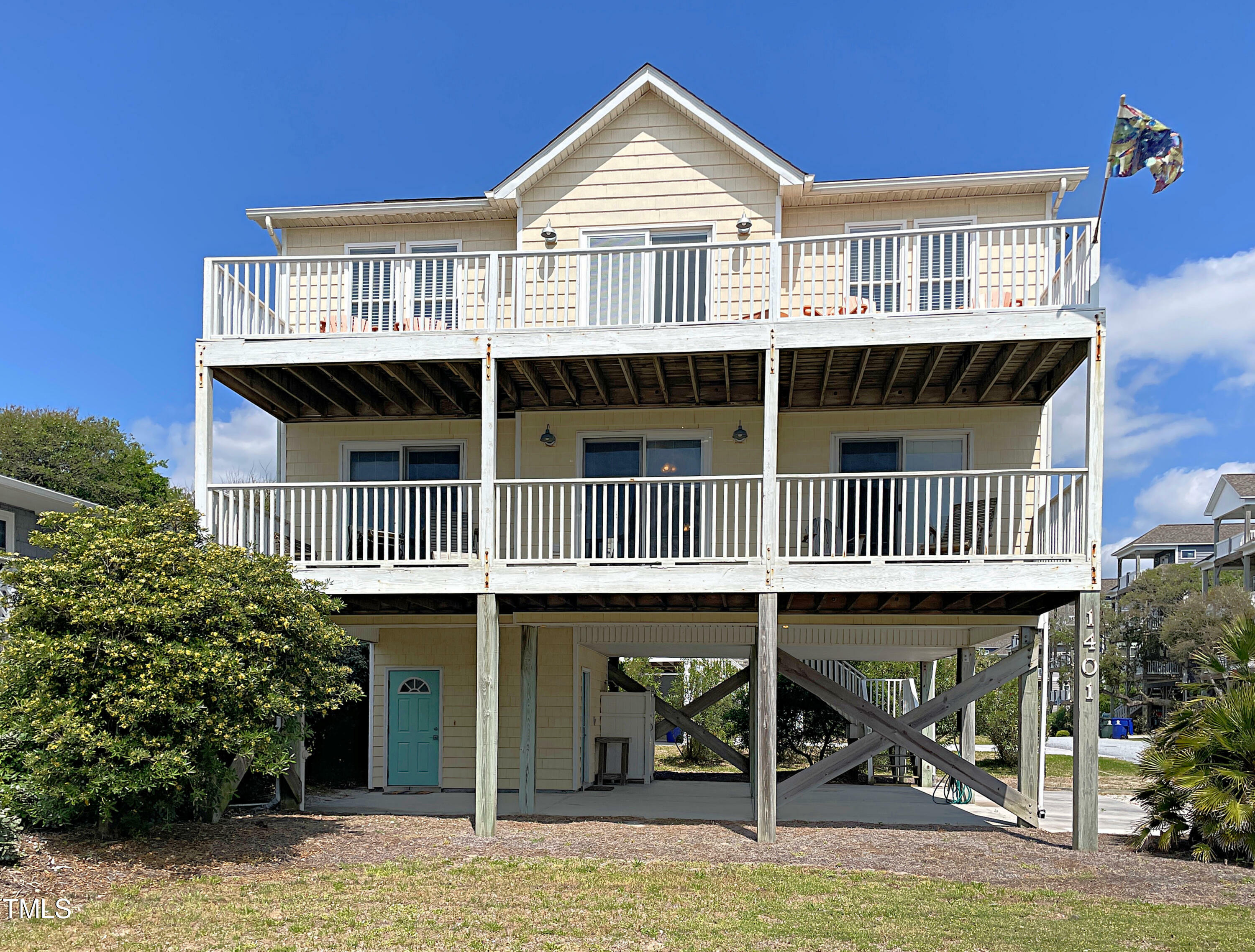 Property Photo: 1401 S Shore Drive NC 28445