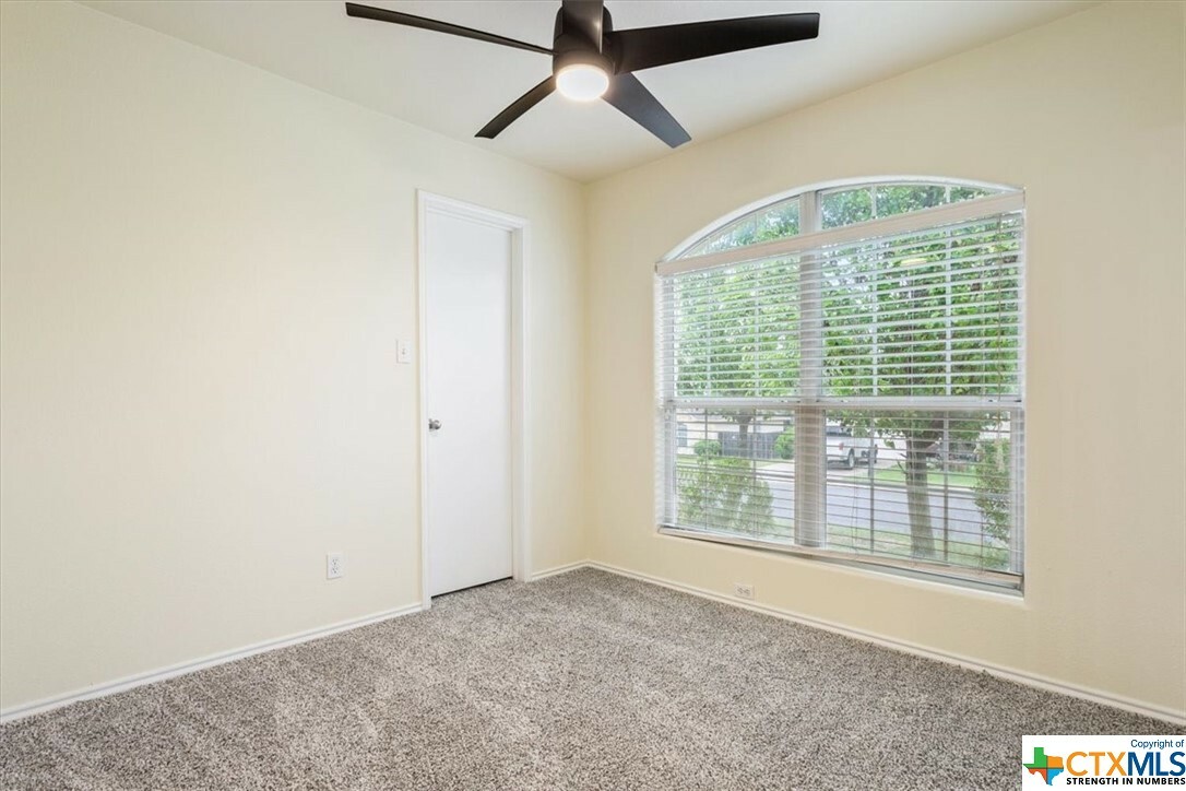 Property Photo:  806 Samuel Drive  TX 76513 