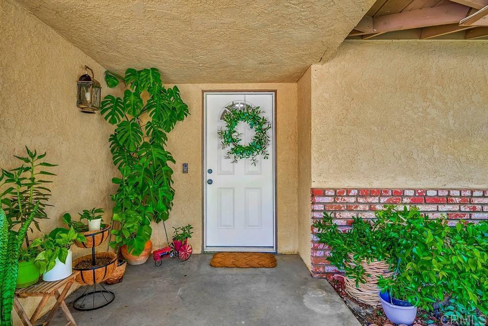 Property Photo:  25953 Casa Loma Court  CA 92544 