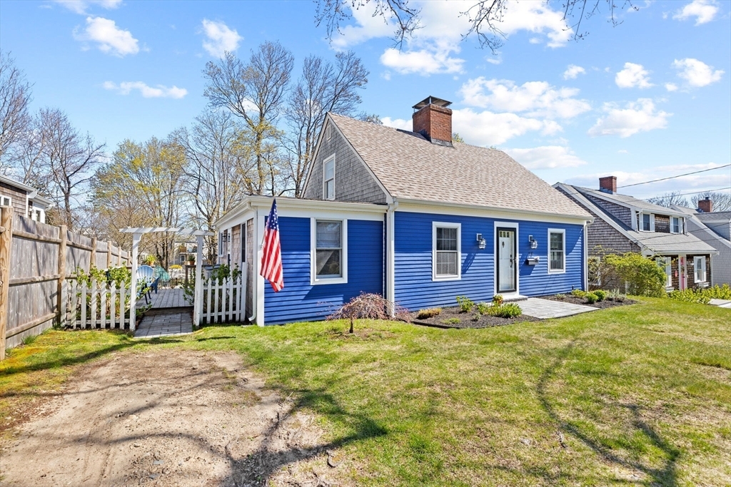 Property Photo:  20 Damon Rd  MA 02066 